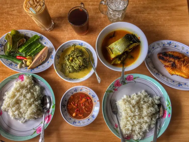 5 Tempat Makan Easiest di Temerloh (Penggemar Ikan Patin WAJIB Serbu!)