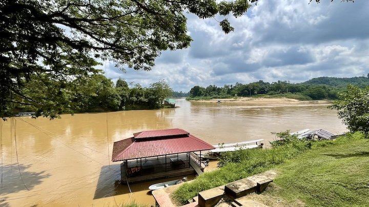 Motorway Time out Along the Huge Pahang River