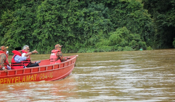 Operasi SAR guru lemas di Sungai Pahang diteruskan